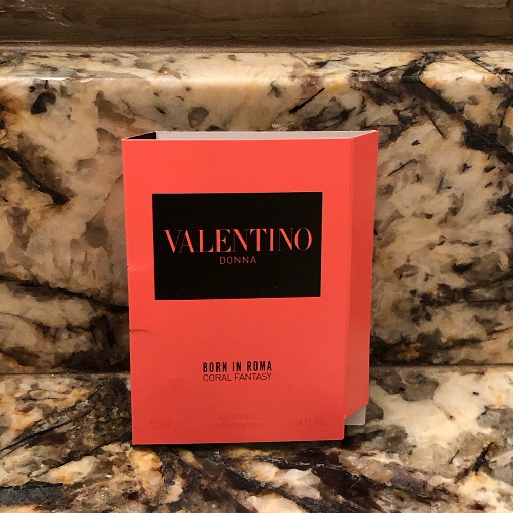 Valentino Donna Born in Roma Coral Fantasy 1.2ml Sample Vial Spray Card